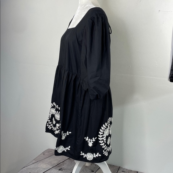 MNG Mango Black Square-Neck Puff Sleeve Mini Dress with White Floral Embroidery - Picture 4 of 16